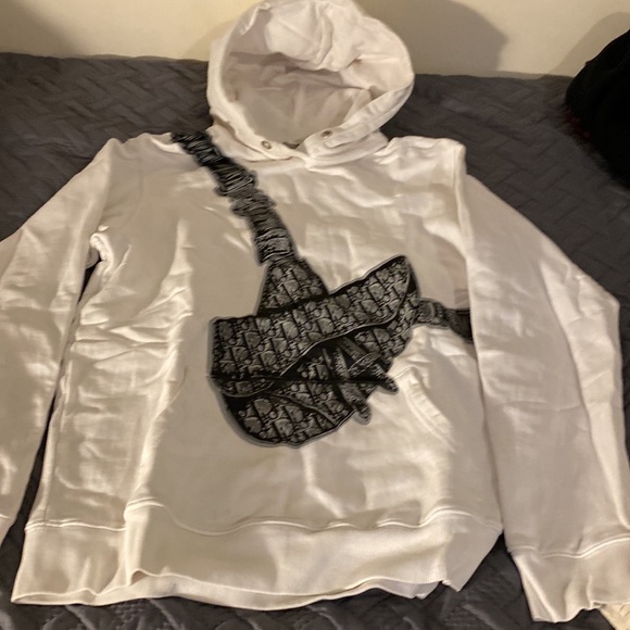 I’m sailing my Dior hoody. Is been used but still like no very well kept - Picture 4 of 9